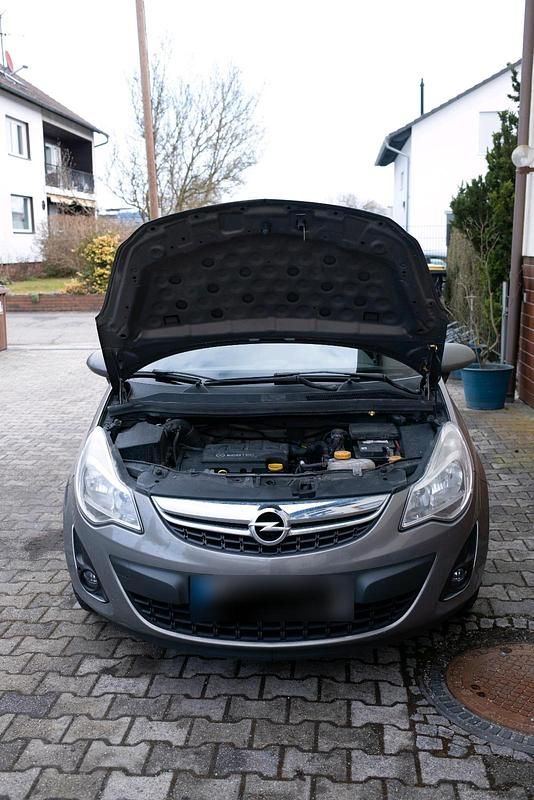 Gebraucht Opel Corsa 69 PS (50 kW) 2012 Andere farben Kleinwagen