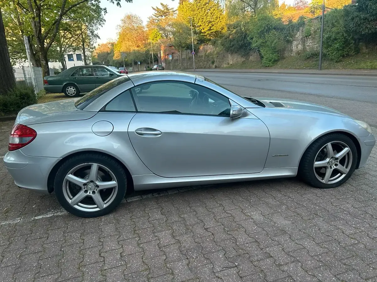 Gebraucht Mercedes SLK200 163 PS (119 kW) 2005 Silber Cabrio