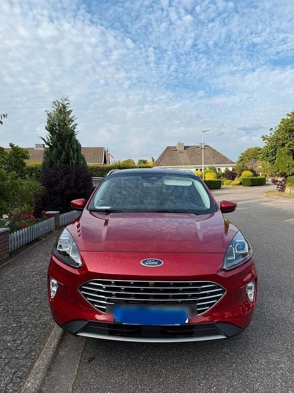 Rot Gebraucht 2022 Ford Kuga Titanium X SUV | 20.500 € (Superpreis) - Bild 1/4