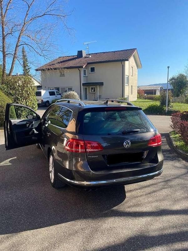 Gebraucht VW Passat Highline 140 PS (102 kW) 2013 Braun Kombi