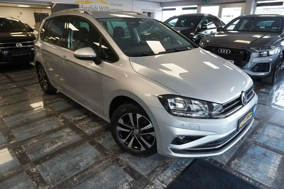 Gebraucht VW Golf VII United 116 PS (85 kW) 2020 Reflexsilber Van / Kleinbus