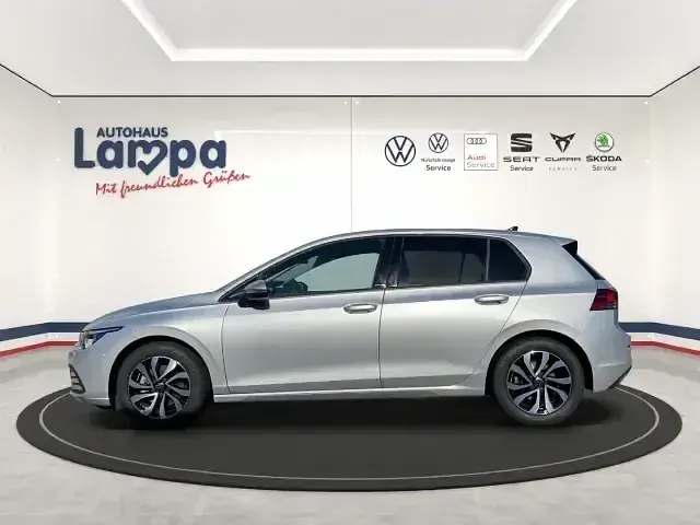 Gebraucht VW Golf VIII Active 150 PS (110 kW) 2022 Silber Limousine