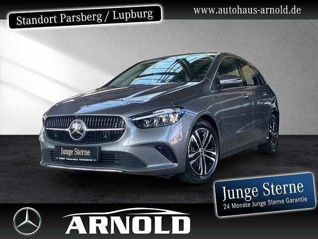 Grau (mountaingrau) Gebraucht 2024 Mercedes B200 Progressive Van / Kleinbus | 29.880 € (Superpreis) - Bild 1/4