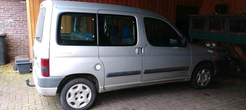 Silber Gebraucht 2002 Citroën Berlingo Van / Kleinbus | 1.100 € (Guter Preis) - Bild 1/4