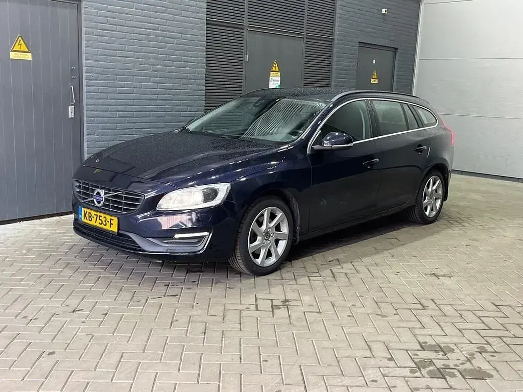 Occasion Volvo V60 120 ch (88 kW) 2016 Bleue Break