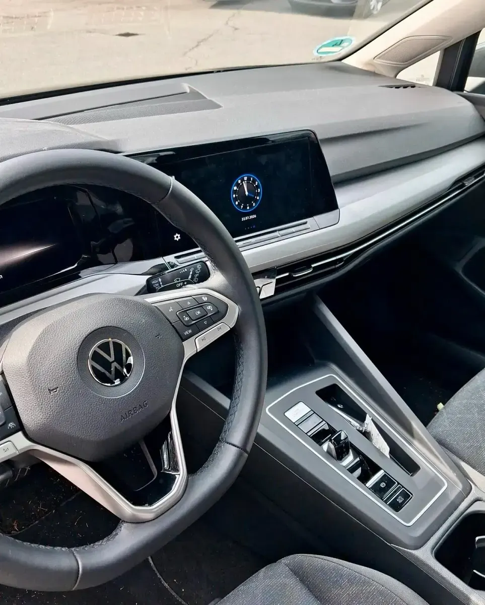 Gebraucht VW Golf VIII 116 PS (85 kW) 2023 Grau Limousine