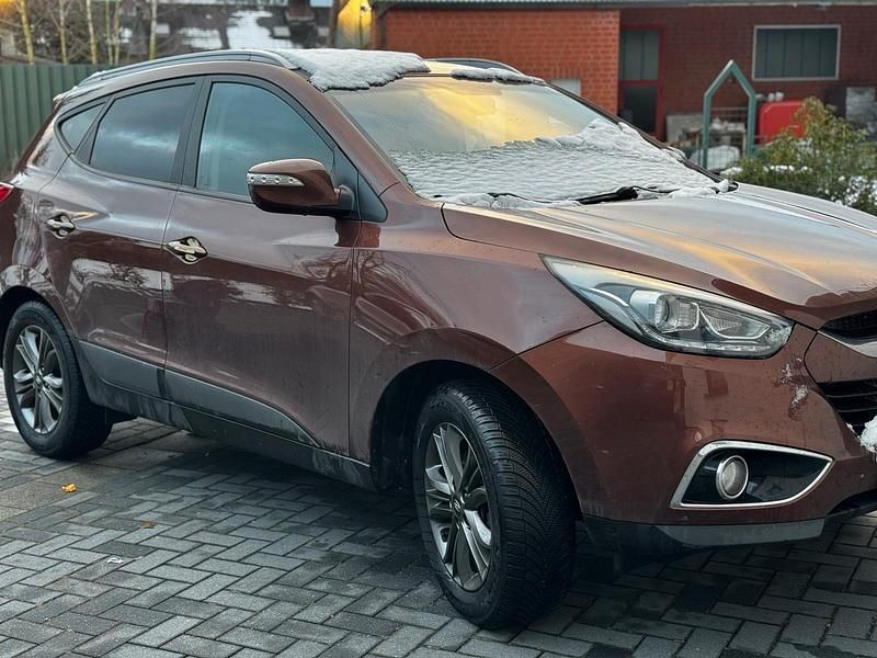 Braun Gebraucht 2014 Hyundai ix35 SUV | 7.600 € (Etwas zu teuer) - Bild 1/4