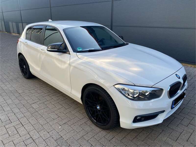 Weiß Gebraucht 2017 BMW 118 Kleinwagen | 11.550 € (Fairer Preis) - Bild 1/4