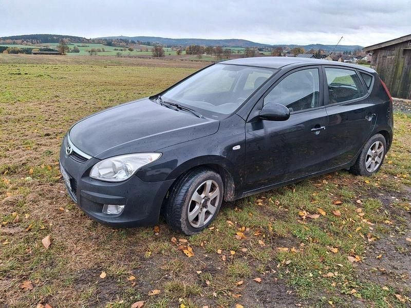 Schwarz Gebraucht 2008 Hyundai i30 Limousine | 950 € (Superpreis) - Bild 1/4