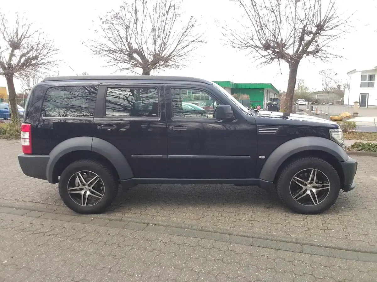 Gebraucht Dodge Nitro 177 PS (130 kW) 2008 Schwarz SUV