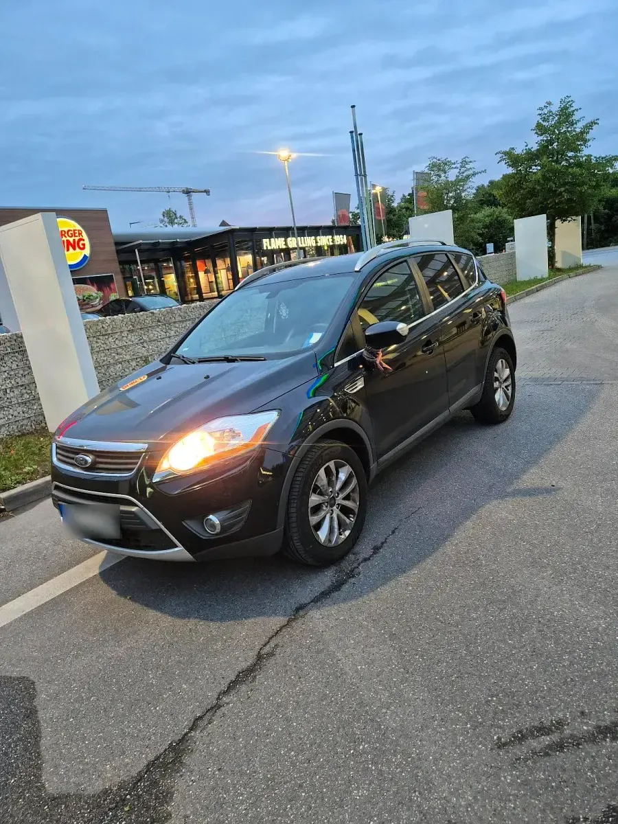 Gebraucht Ford Kuga 140 PS (102 kW) 2011 Schwarz SUV