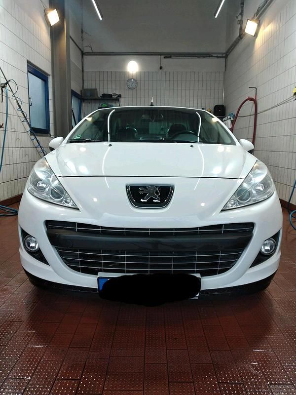 Weiß Gebraucht 2011 Peugeot 207 Cabrio | 4.899 € - Bild 1/4