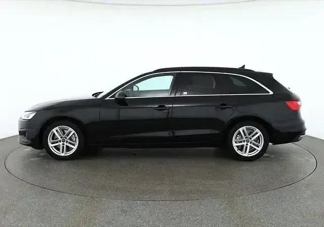 Gebraucht Audi A4 Ambiente 163 PS (119 kW) 2021 Schwarz Kombi
