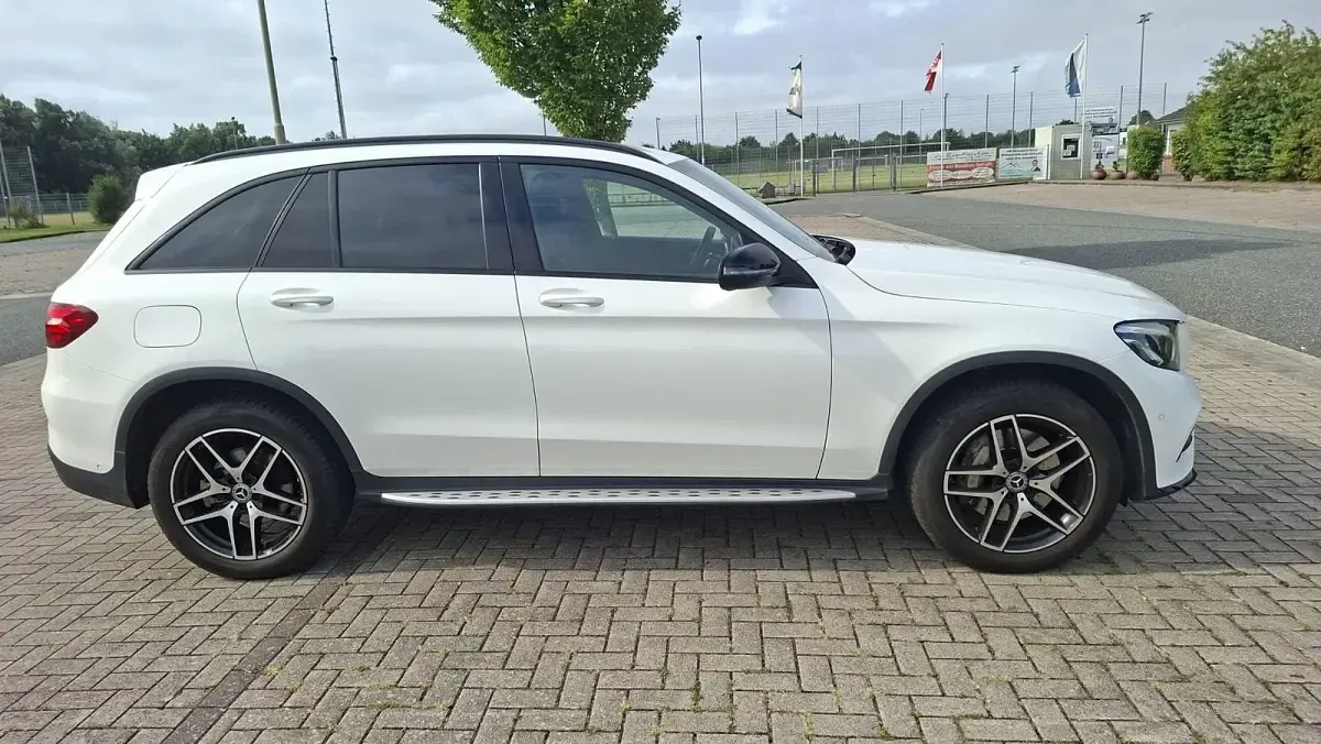 Gebraucht Mercedes GLC250 211 PS (155 kW) 2018 Weiß SUV