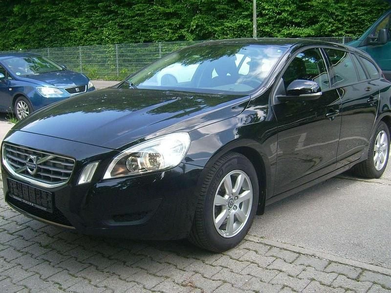 Gebraucht Volvo V60 Kinetic 114 PS (83 kW) 2011 Schwarz Kombi