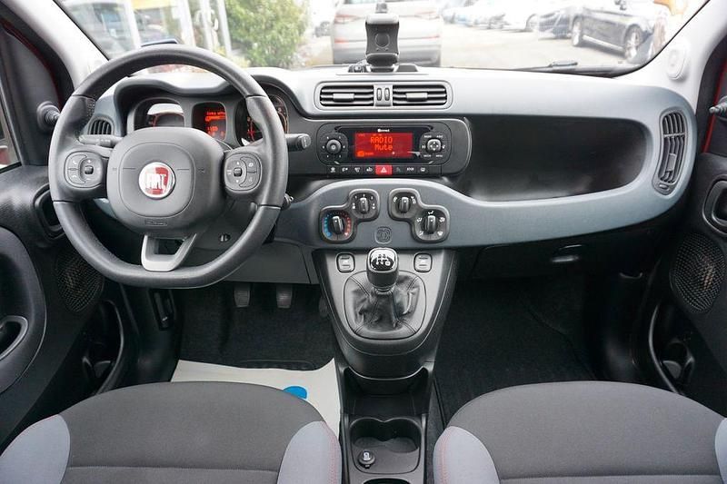 Gebraucht Fiat Panda More 69 PS (50 kW) 2018 Rot Kleinwagen