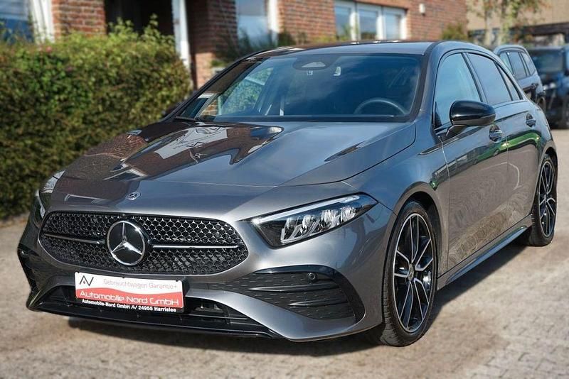Grau Gebraucht 2025 Mercedes A200 AMG Limousine | 34.300 € (Fairer Preis) - Bild 1/4