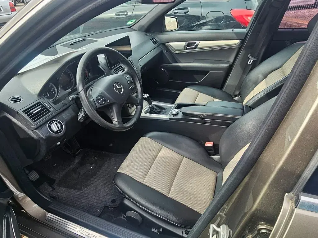 Gebraucht Mercedes C220 Edition 170 PS (125 kW) 2009 Grau Kombi