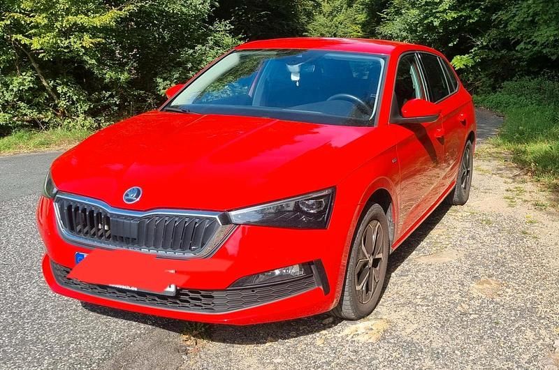 Rot Gebraucht 2020 Skoda Scala Kleinwagen | 12.850 € (Guter Preis) - Bild 1/4