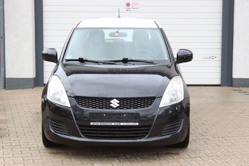 Schwarz Gebraucht 2012 Suzuki Swift Limousine | 6.999 € (Etwas zu teuer) - Bild 1/4