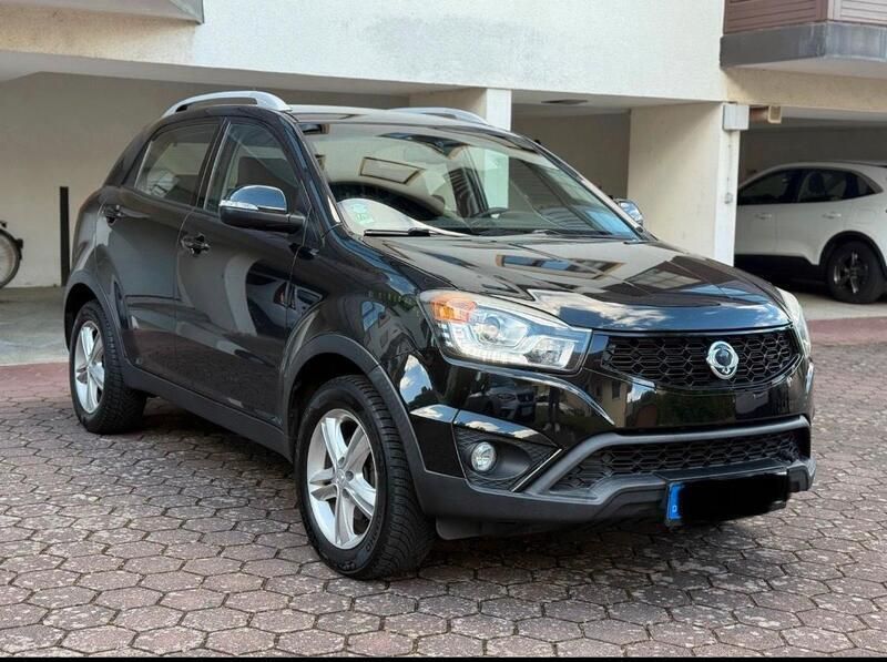 Schwarz Gebraucht 2014 Ssangyong Korando SUV | 6.400 € (Teuer) - Bild 1/4