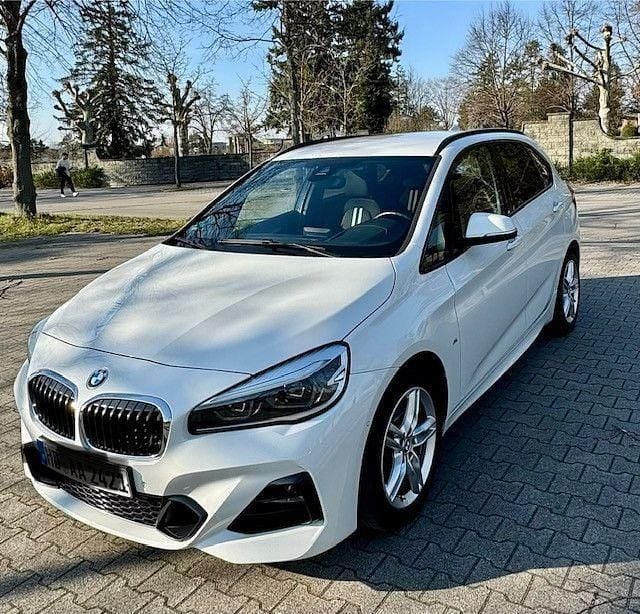 Gebraucht BMW 220 Active Tourer Performance 192 PS (141 kW) 2020 Weiß Van / Kleinbus