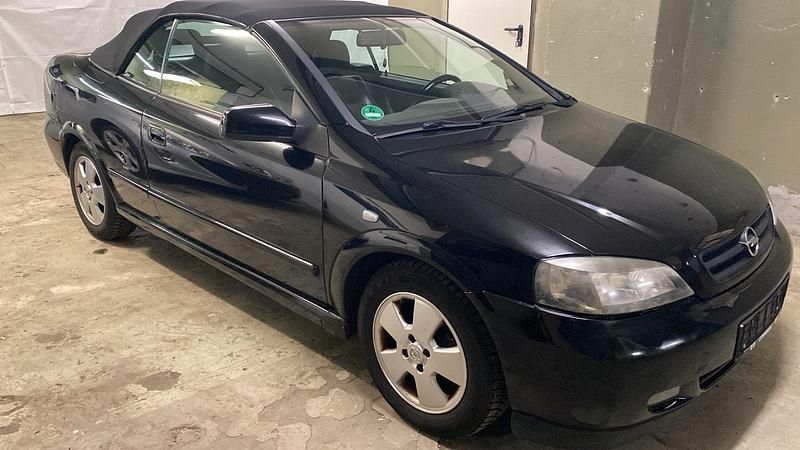 Gebraucht Opel Astra Cabriolet 101 PS (74 kW) 2001 Schwarz Cabrio