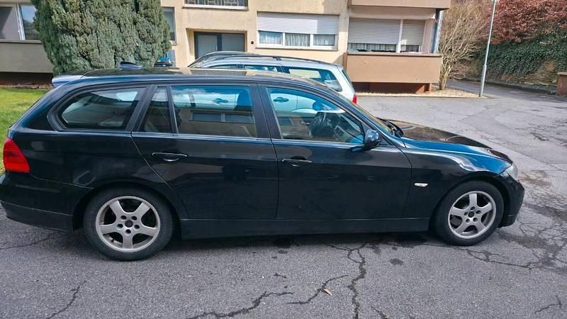 Gebraucht BMW 320 170 PS (125 kW) 2007 Schwarz Kombi