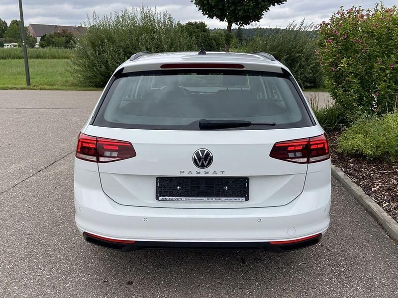 Gebraucht VW Passat Active 150 PS (110 kW) 2021 Weiß Kombi