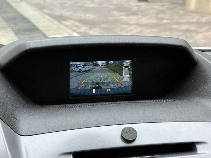 Gebraucht Ford Transit Basis 131 PS (96 kW) 2018 Weiß Kombi