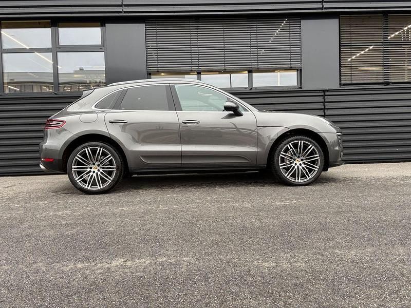 Grau Gebraucht 2015 Porsche Macan S SUV | 32.700 € (Etwas zu teuer) - Bild 1/4