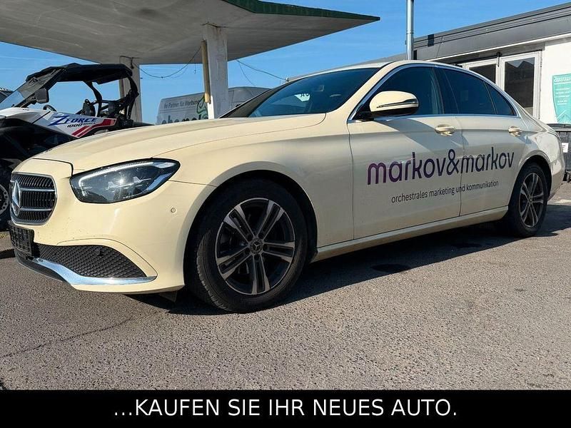 Gebraucht Mercedes E200 160 PS (117 kW) 2022 Schwarz Limousine
