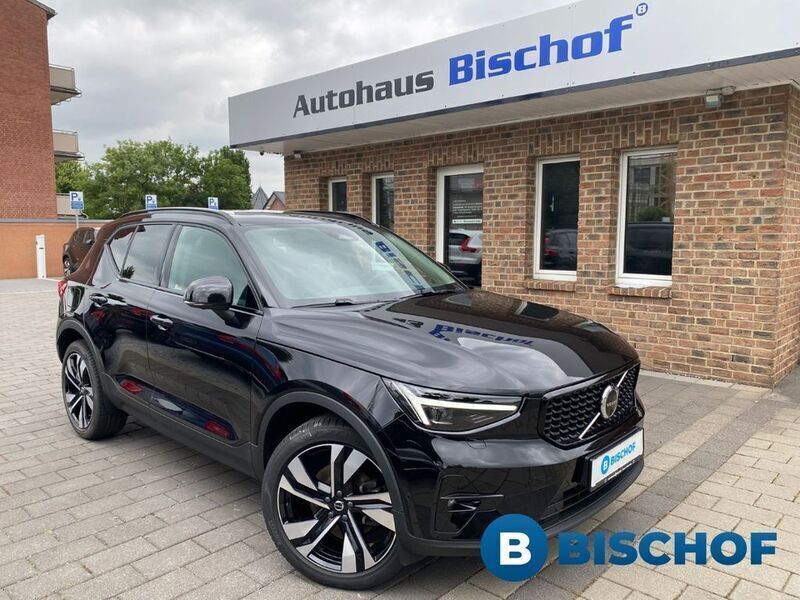 Schwarz Gebraucht 2024 Volvo XC40 Plus SUV | 36.490 € (Fairer Preis) - Bild 1/4