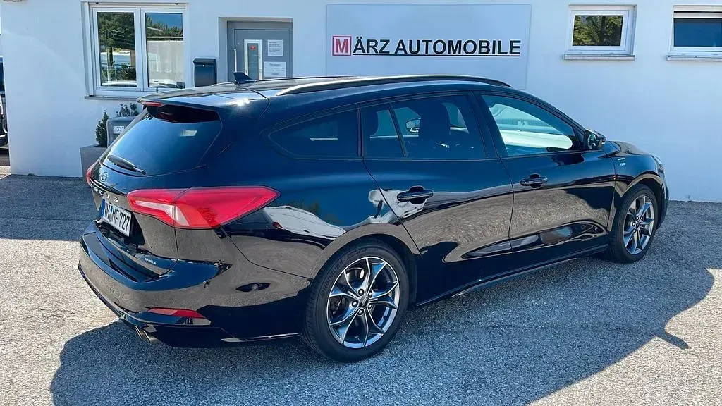 Usata Ford Focus ST-Line 120 CV (88 kW) 2021 Nero Berlina