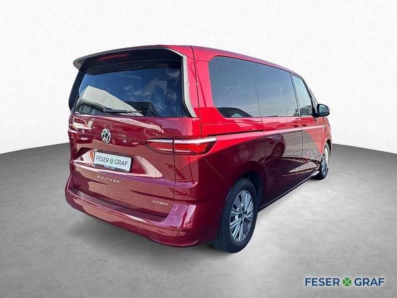 Gebraucht VW Multivan Life 150 PS (110 kW) 2022 Rot Van
