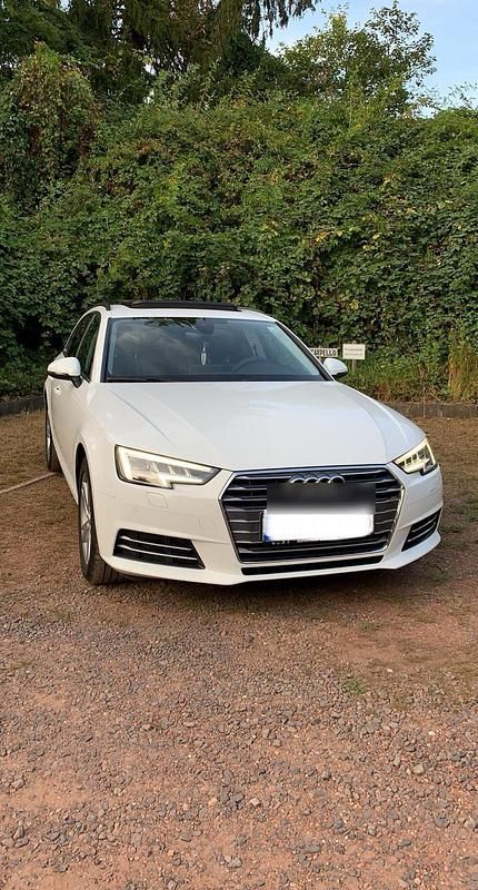 Weiß Gebraucht 2017 Audi A4 Sport Kombi | 15.350 € (Guter Preis) - Bild 1/4
