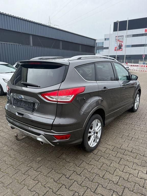 Gebraucht Ford Kuga Individual 179 PS (131 kW) 2015 Grau SUV