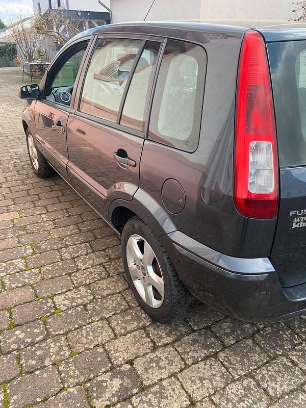 Gebraucht Ford Fusion 80 PS (58 kW) 2009 Grau Kleinwagen