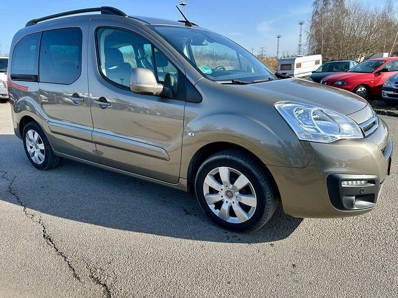 Gebraucht Citroën Berlingo Shine 120 PS (88 kW) 2017 Braun Van / Kleinbus
