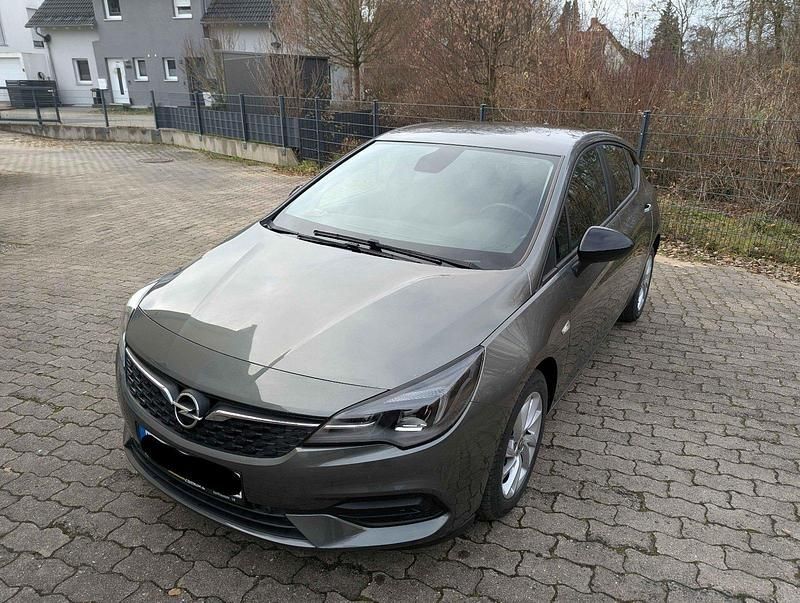 Grau Gebraucht 2021 Opel Astra Business Elegance Limousine | 9.999 € (Superpreis) - Bild 1/4