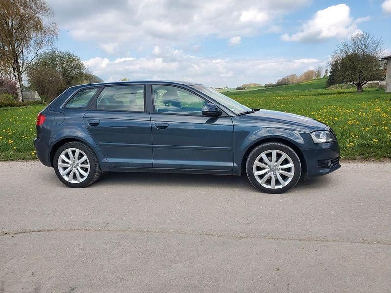 Gebraucht Audi A3 Attraction 140 PS (102 kW) 2010 Grau Kleinwagen