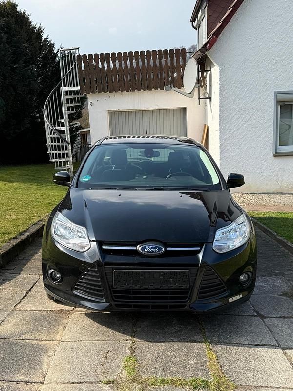 Second-hand Ford Focus SYNC Edition 125 CP (91 kW) 2013 Negru Break
