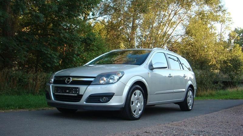 Gebraucht Opel Astra Innovation 90 PS (66 kW) 2006 Silber Kombi