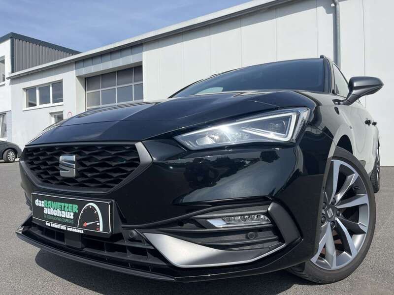 Mitternachtsschwarz Gebraucht 2021 Seat Leon FR-Line Kombi | 23.860 € (Fairer Preis) - Bild 1/4