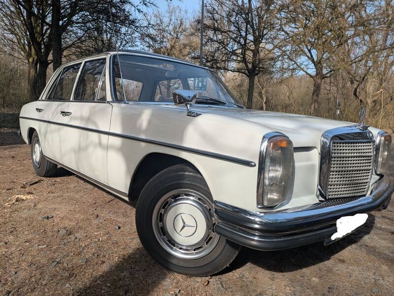 Weiß Gebraucht 1972 Mercedes 250/8 Limousine | 19.999 € - Bild 1/4