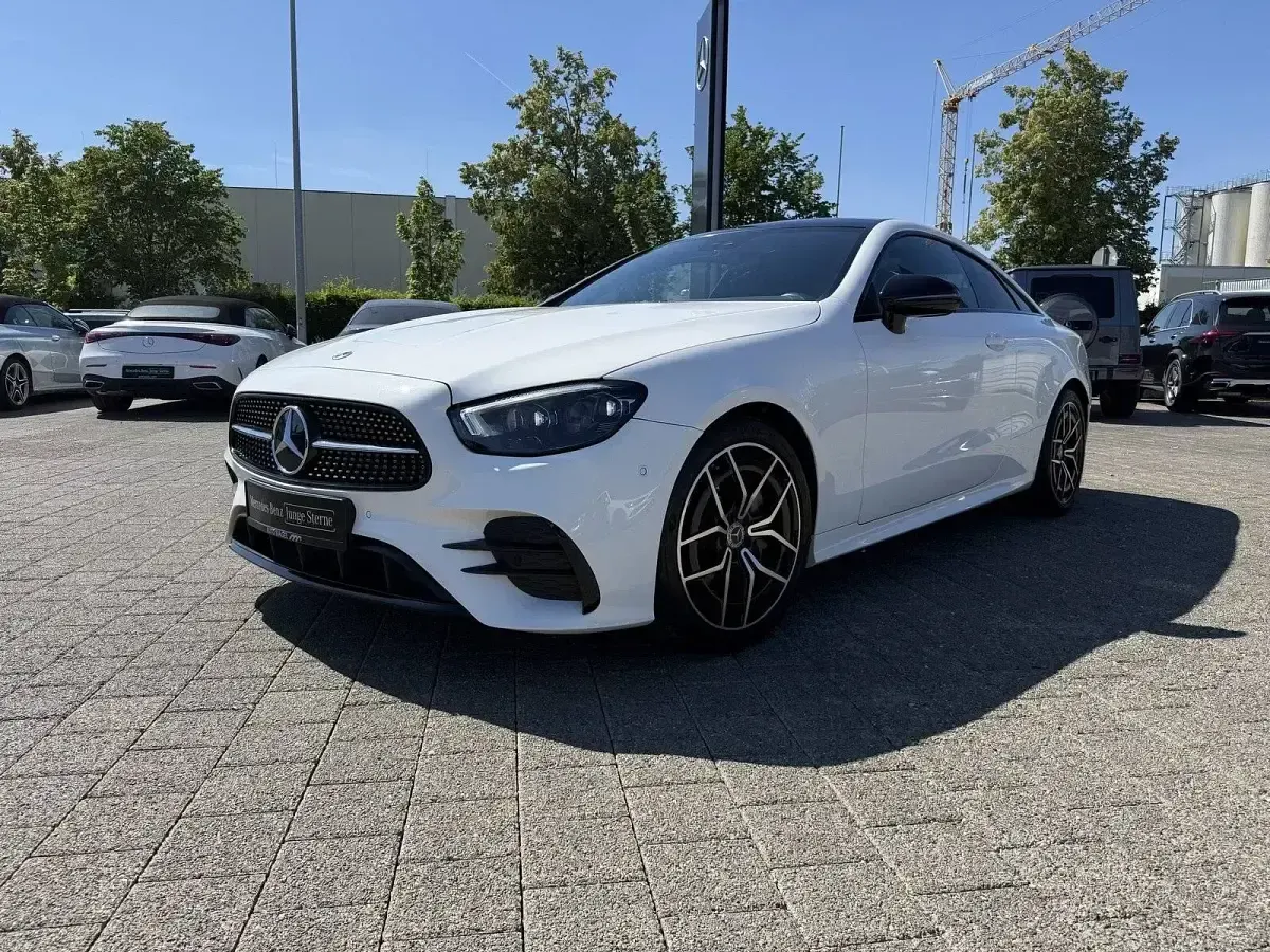 Gebraucht Mercedes E200 AMG 197 PS (144 kW) 2023 Andere Coupé