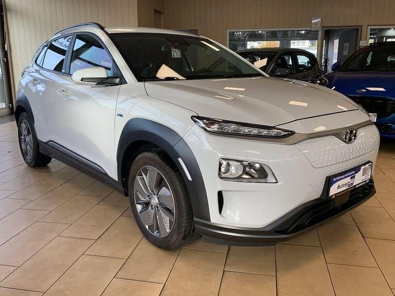 Gebraucht Hyundai Kona Trend 100 kW (136 PS) 2020 Weiß SUV