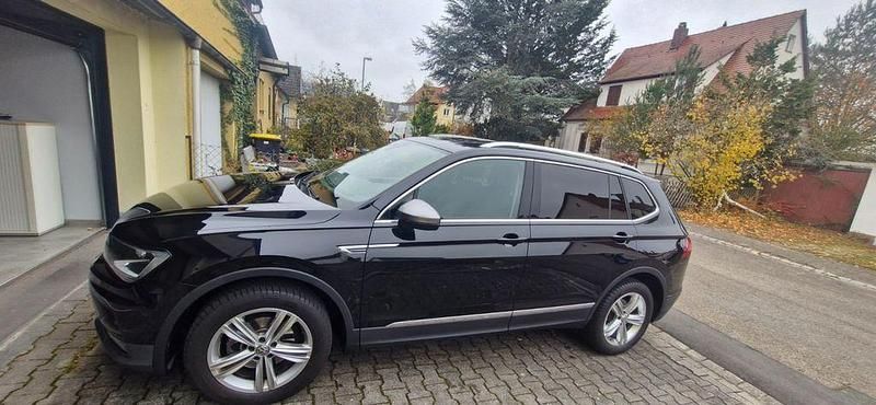 Schwarz Gebraucht 2019 VW Tiguan Allspace Comfortline SUV | 22.500 € (Fairer Preis) - Bild 1/4