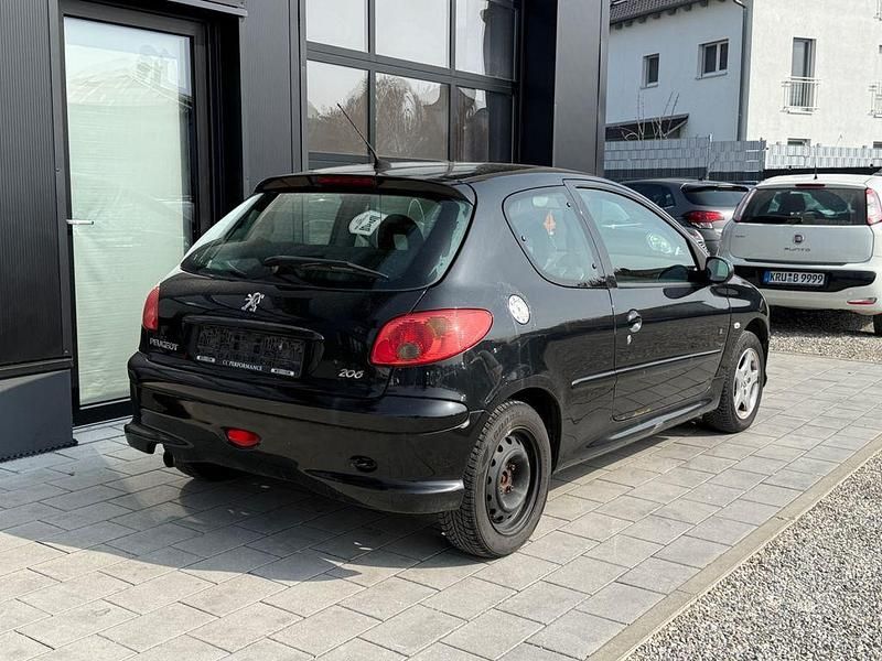 Gebraucht Peugeot 206 75 PS (55 kW) 2006 Schwarz Kleinwagen