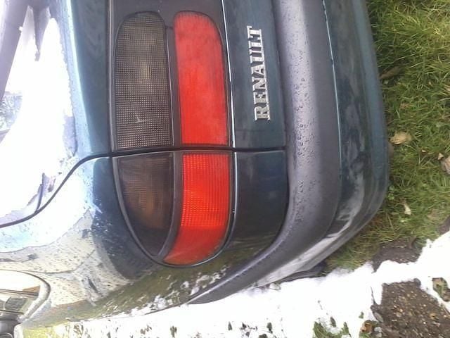 Gebraucht Renault Laguna 155 PS (114 kW) 1997 Grün metallic Limousine